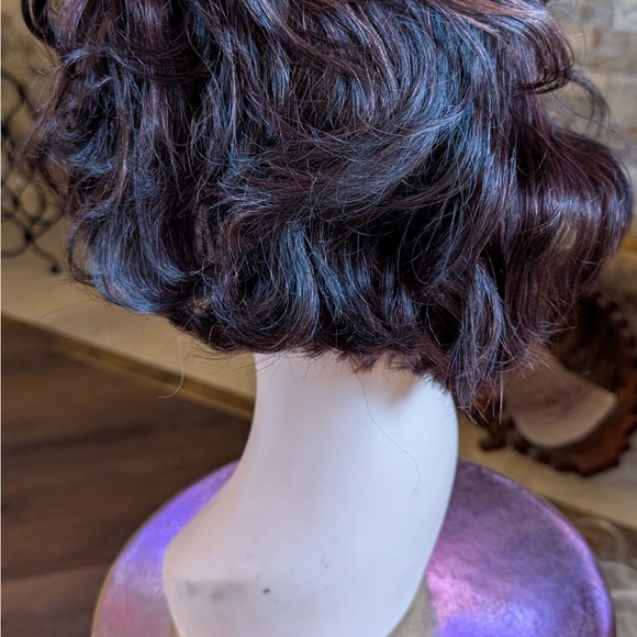 CLOSEOUT… Check Out Closet, Bundle and Save. Elegant Wavy Brown Wig for Women - Picture 3 of 4